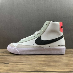 Nike Blazer Mid '77 DO2331-101 EU36-44