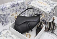 Dior 2019 New Early Summer Ms. CHRISTIA Dior calf saddle Mini-Bag